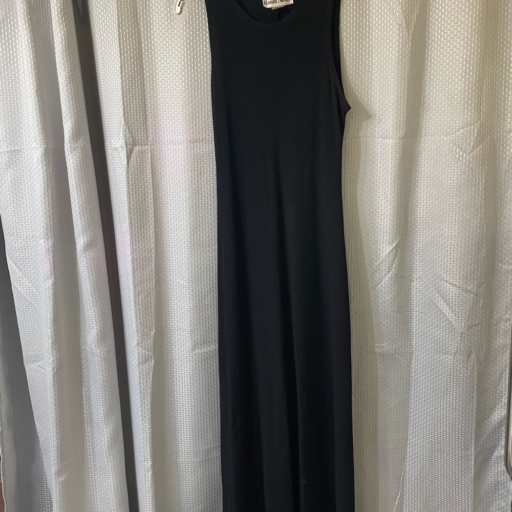 Ronni Nicole Elegant Black Maxi Dress